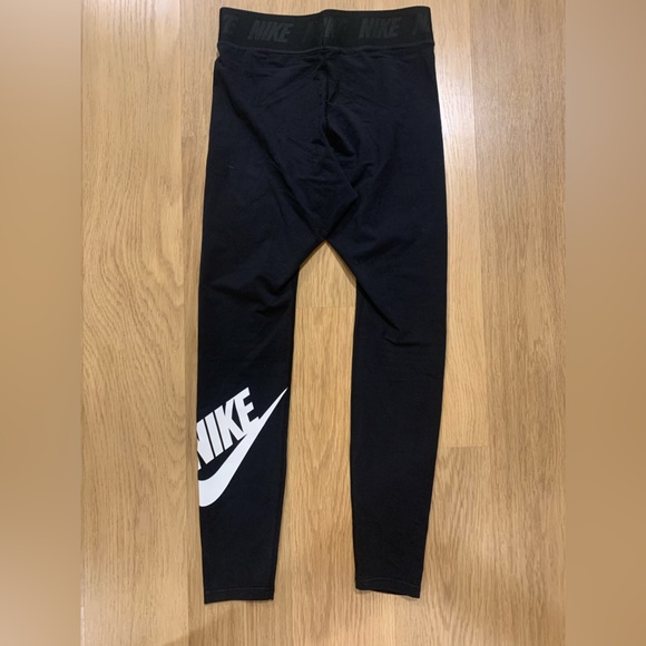Nike crop leggings - Picture 2 of 2